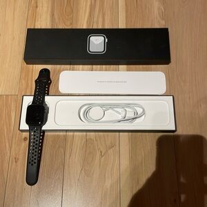 Apple nike watch SE series